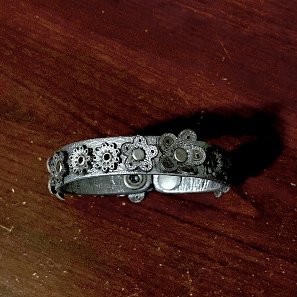 Vintage Bottega Veneta Leather Flower Bracelet